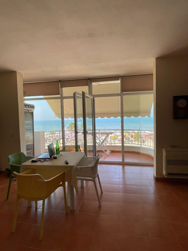 Others 2, Villa Venecia, Durrësit