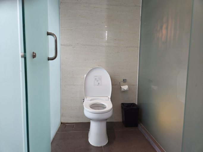 Bathroom 8