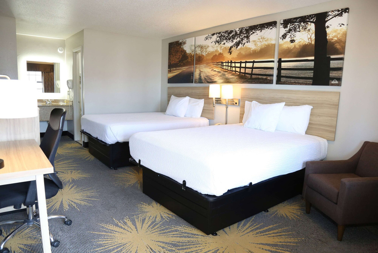 Bedroom 3, Days Inn by Wyndham Monroe LA, Ouachita