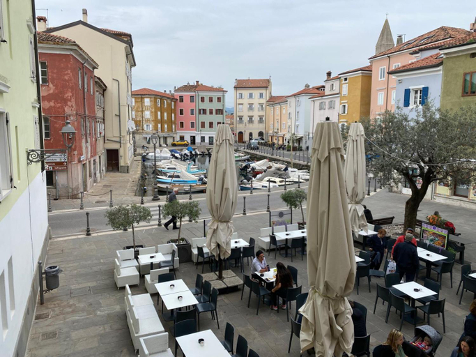 Others 2, Al FRONTE MARE SUITES APARTMENTS, Trieste