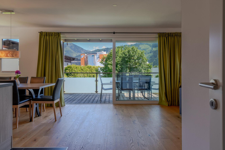 Room 4, Fourteen 4 0 Zell am See S P, Zell am See