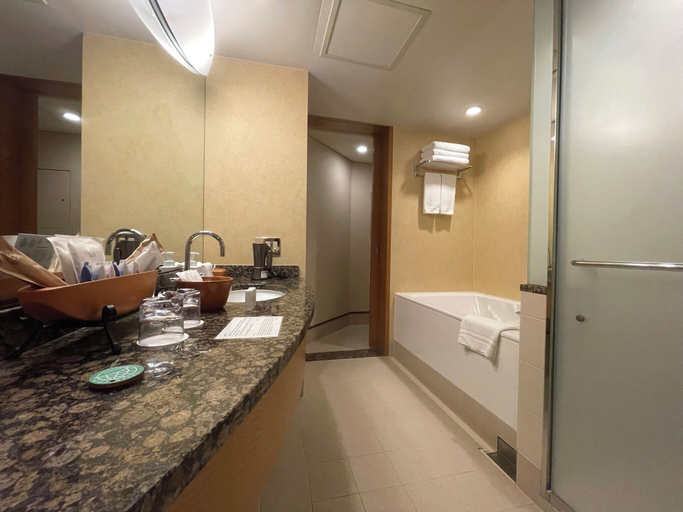 Bathroom 4