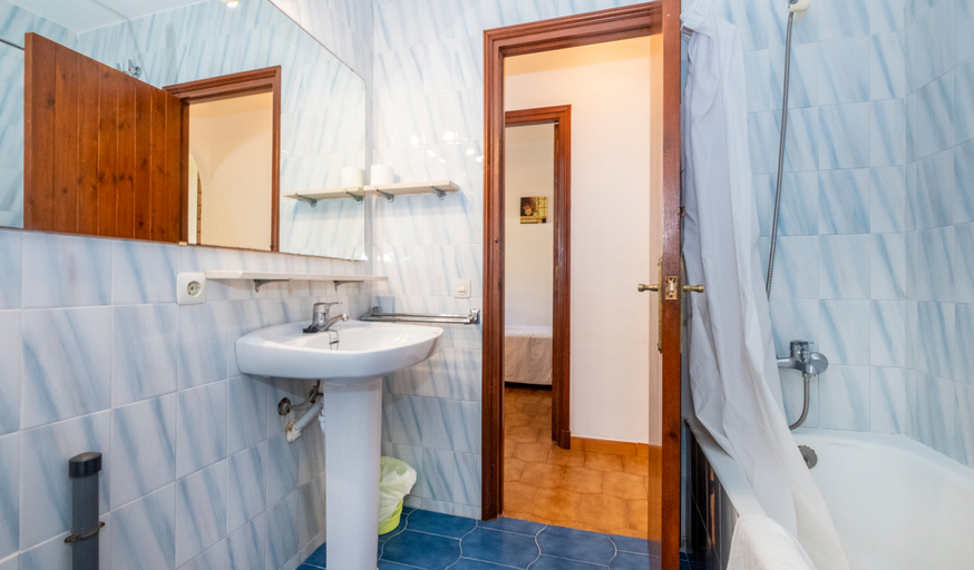 Bathroom 3, Son Bou Gardens, Baleares
