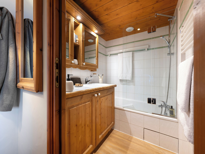 Bathroom 4, Residence Pierre & Vacances Premium Les Alpages de Reberty, Savoie