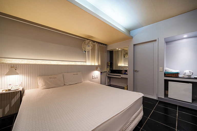 Bedroom 4, Sense Motel, Sasang