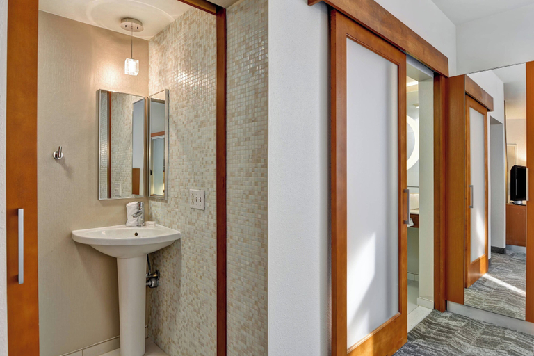 Bathroom 4, Springhill Suites by Marriott Midtown Cincinnati, Hamilton