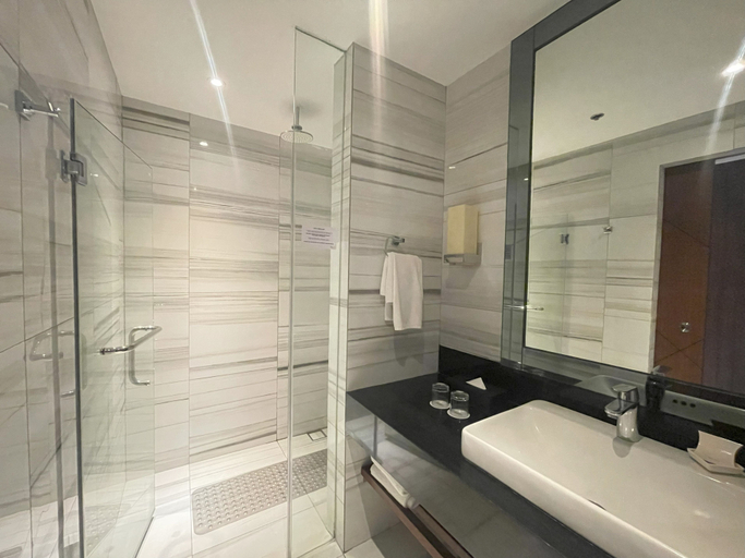 Bathroom 24
