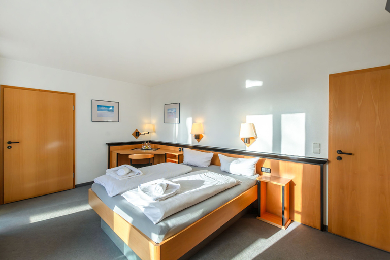 Bedroom 4, Hotel Rügenschmiede vis a vis Hiddensee, Vorpommern-Rügen