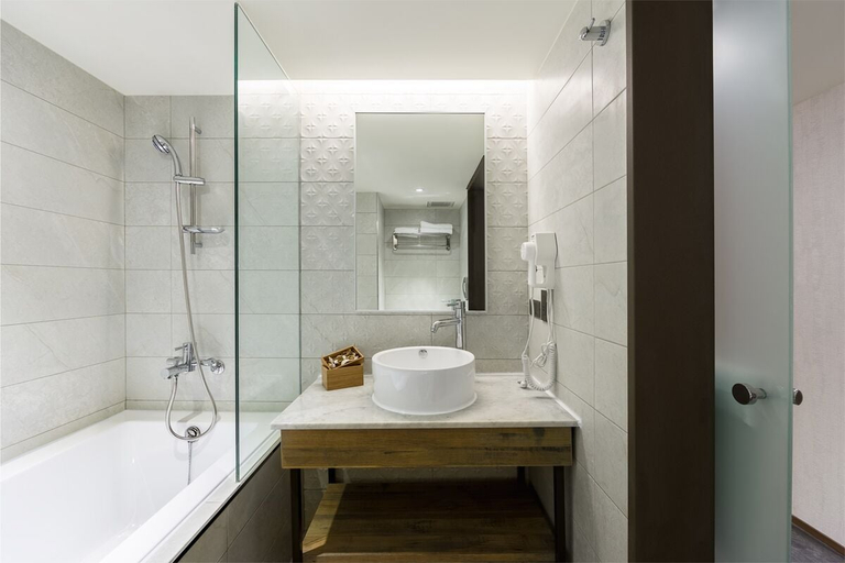 Bathroom 4, Lan Kwai Fong Garden Hotel , Chiayi City
