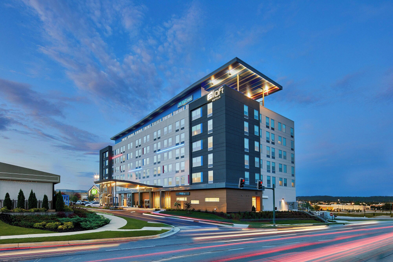 Exterior & Views