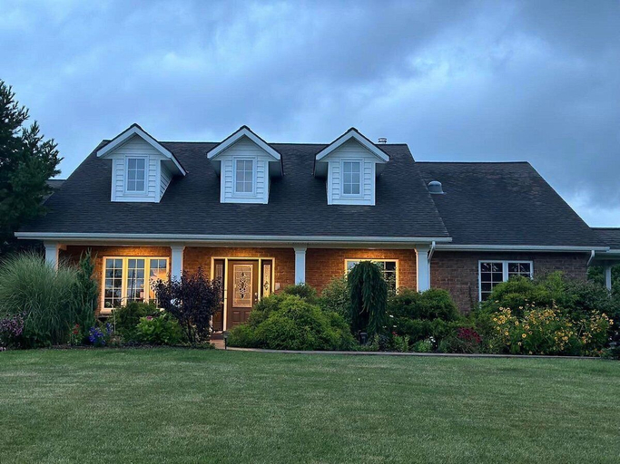 Exterior & Views