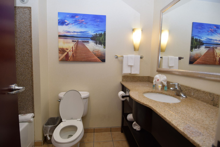 Bathroom 3, Cicero Grand - Syracuse North, Onondaga