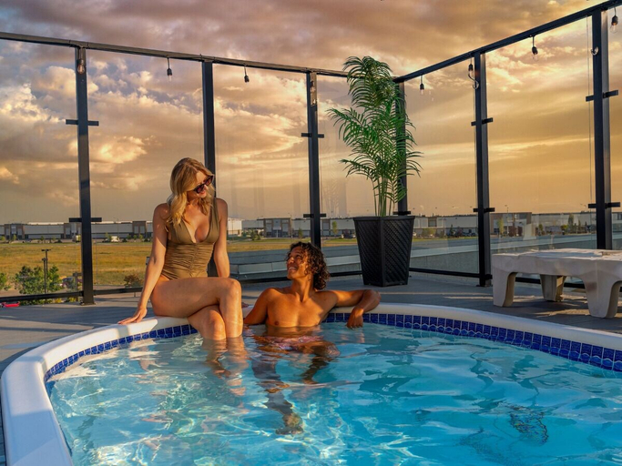 Sport & Beauty 3, Hotel Clique Calgary Airport, Division No. 6