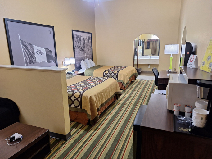 Bedroom 3, Super 8 by Wyndham Weslaco, Hidalgo