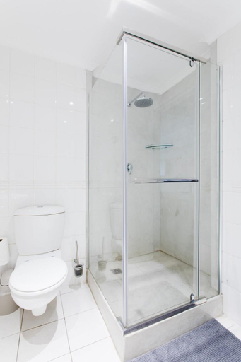 Others 2, Hotel type living, spacious, central, secure,wifi!, City of Cape Town