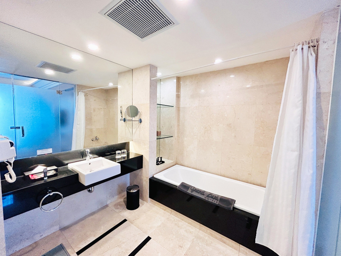 Grand Zuri BSD City - Bathroom