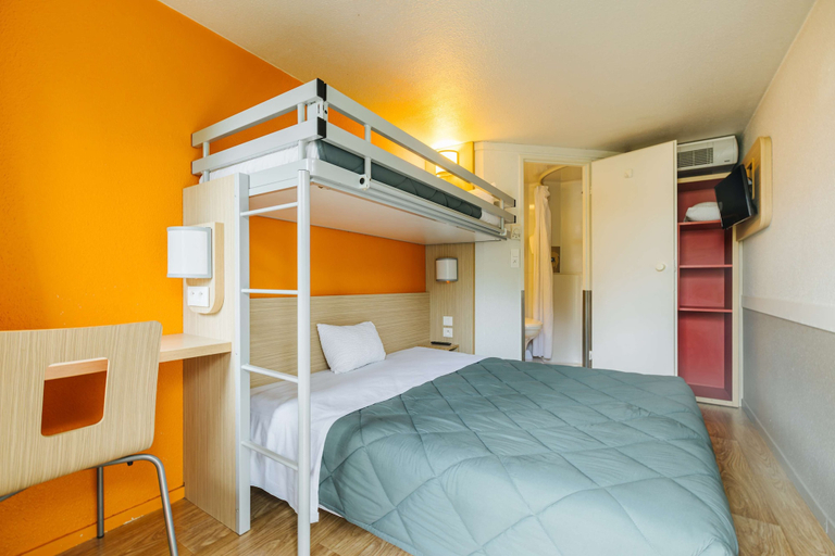 Bedroom 4, Premiere Classe Beauvais, Oise