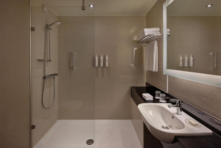 Bathroom 4, Budapest Marriott Hotel, Budapesti