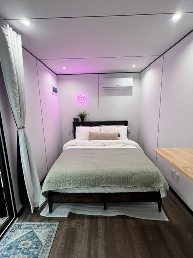 Bedroom, Nexus Living ERV-1, Los Angeles