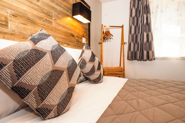 Bedroom 2, Elgano Guest House, Cardiff