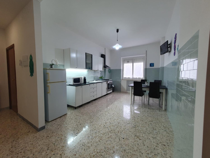 Others 5, Casa Piepoli, Bari