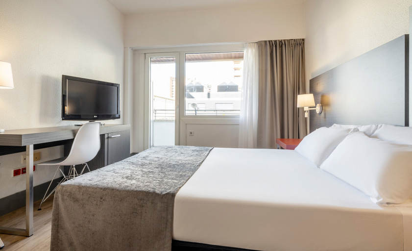 Bedroom 3, Hotel ILUNION Romareda, Zaragoza