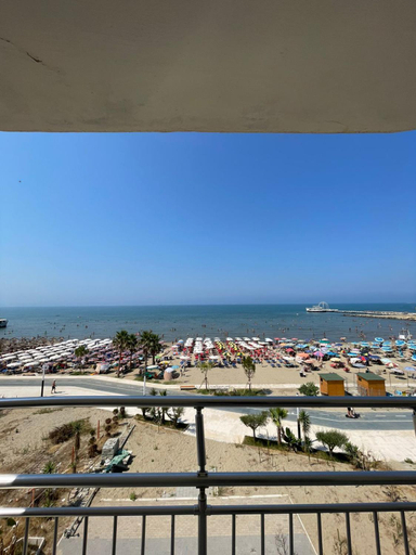 Others 3, Villa Venecia, Durrësit