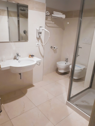 Bathroom 4, Hotel Volterra In Superior, Pisa