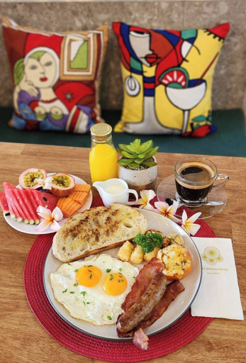Food & Drinks 9