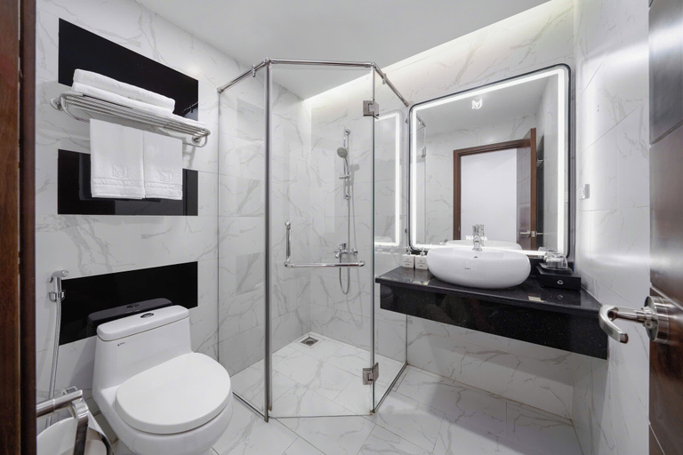 Bathroom 4, Marina Hotel, Bắc Giang