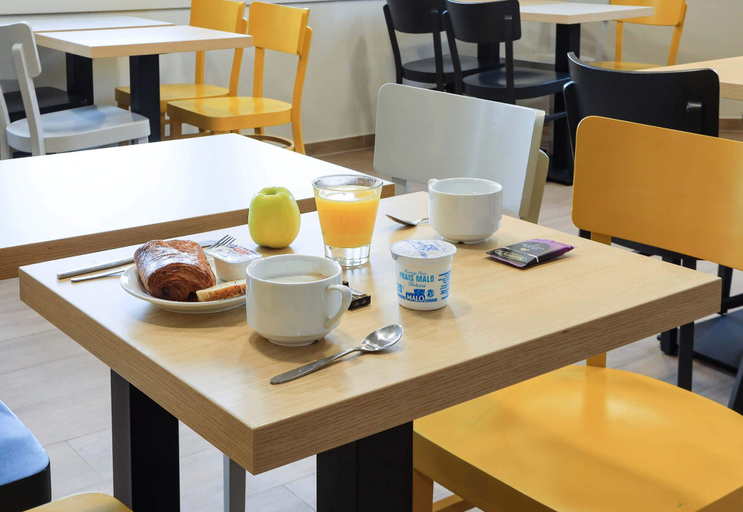 Food & Drinks 5, B&B HOTEL Paray-le-Monial, Saône-et-Loire