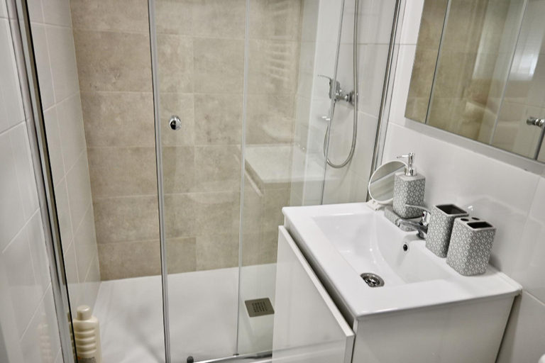 Bathroom 4, M (ALE141B) Apartamento de una habitación, Madrid