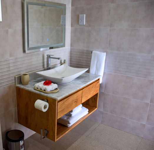 Bathroom 3, Lagati Seychelles