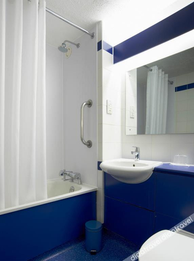 Bathroom 4, Travelodge Pembroke Dock, Pembrokeshire