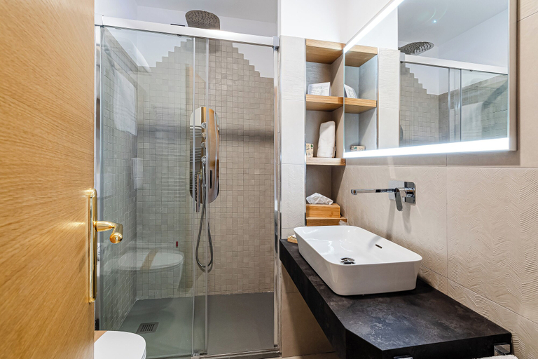 Bathroom 5, Grand Hotel Santa Maria, Salerno