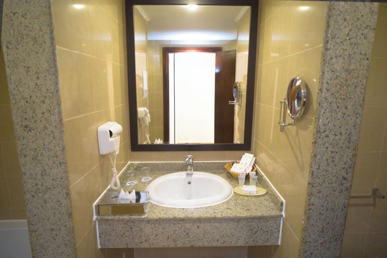 Bathroom 5, Stella Gardens Resort Makadi Bay - 24HRS All inclusive, Safaja