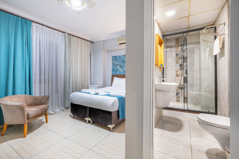 Bedroom 4, Taksim Dora Hotel, Beyoğlu