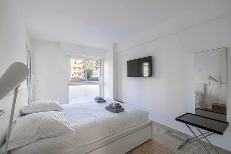 Bedroom 1, Charming apartment on Boulevard Alexandre III, Alpes-Maritimes