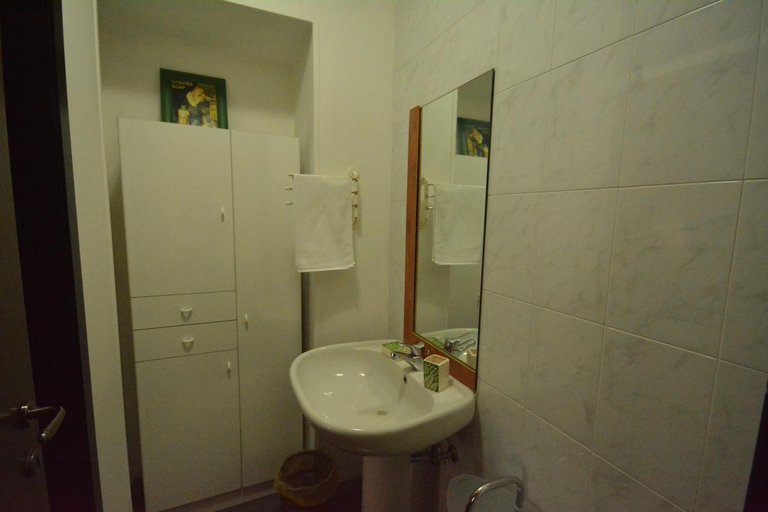 Bathroom 2, Ciao Bello B&B, Taranto