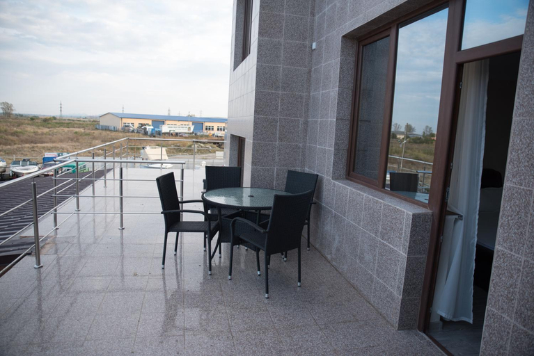 Others 3, La Marcu Pensiune, Tulcea