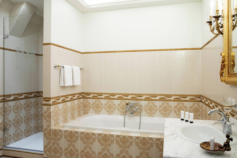Bathroom 5, Schloss Lieser, Autograph Collection, Bernkastel-Wittlich