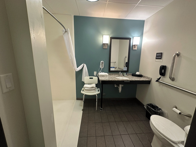 Bathroom 4, Sleep Inn & Suites Fort Dodge, Webster