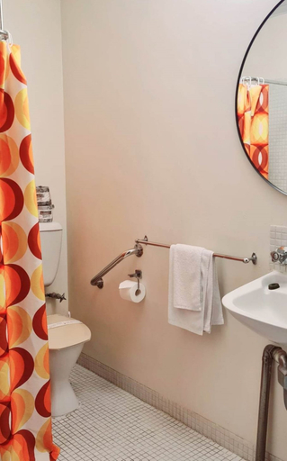 Bathroom 10