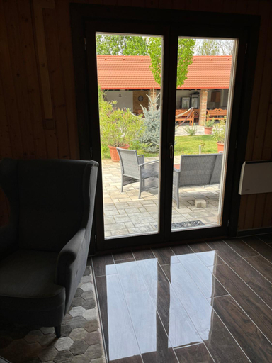 Others 5, Turul Apartmanok Enying-Balatonbozsok, Enying