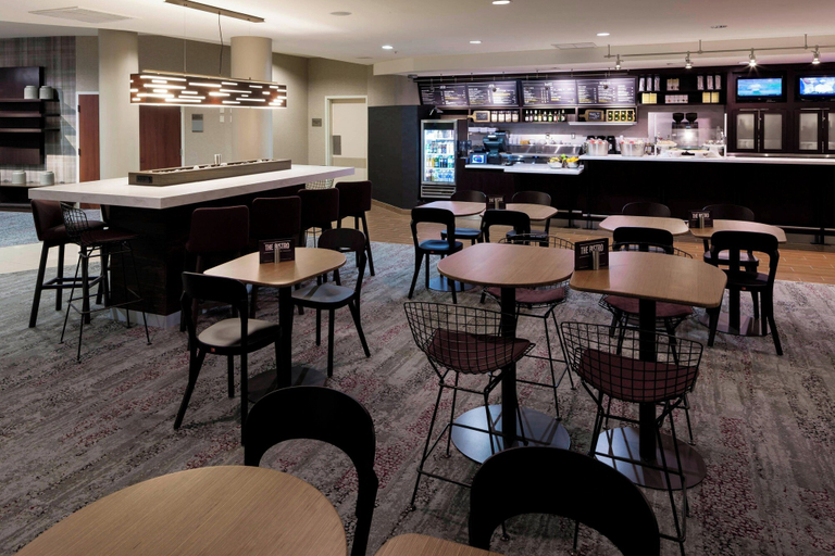 Food & Drinks 5, Courtyard by Marriott Miami at Dolphin Mall, Miami-Dade