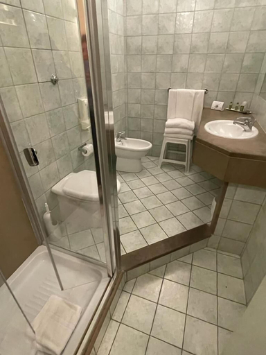 Bathroom 5, Hotel Le Colline, Siena