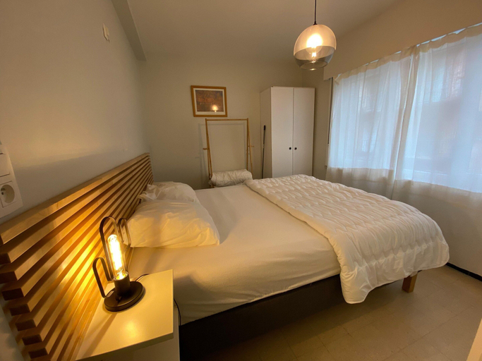 Others 2, Attic Apartment in Nieuwpoort by the Beach, West-Vlaanderen