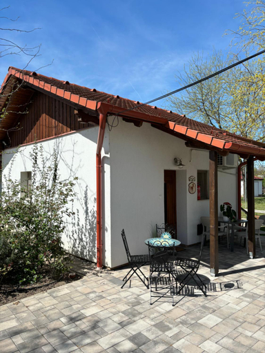 Others 2, Turul Apartmanok Enying-Balatonbozsok, Enying