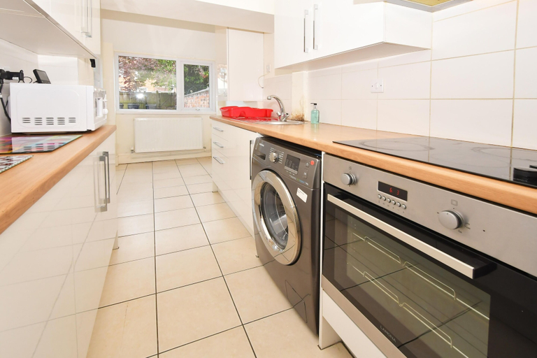 Others 3, Townhouse @ 178 Ruskin Road Crewe, Cheshire East