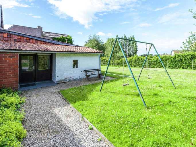 Others 5, Quiet Cottage near Woods, West-Vlaanderen